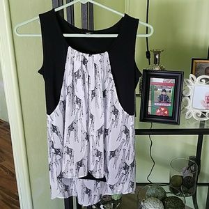 Cute Alfani giraffe tank top
